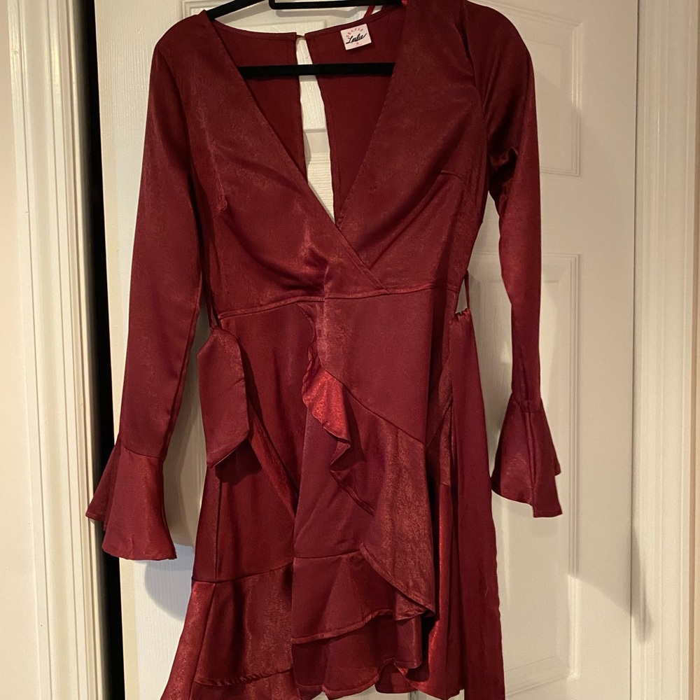 Selfie Leslie dress